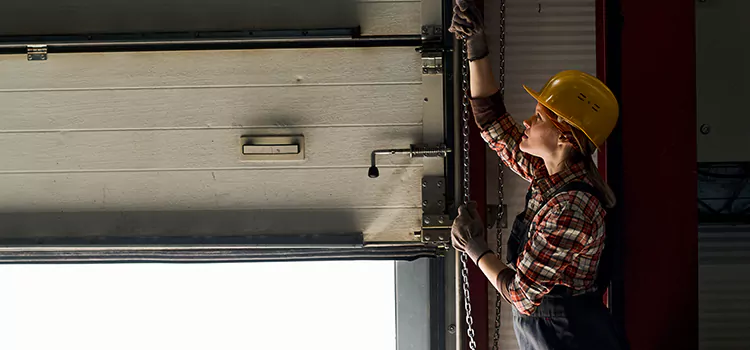 Addressing Common Garage Door Stoppage Issues in Nederland, TX
