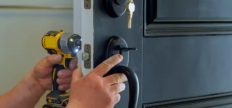 Commercial Door Lock Installation Nederland