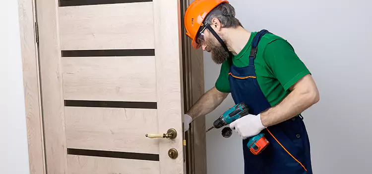 Replace Internal Door Handle with Lock Nederland